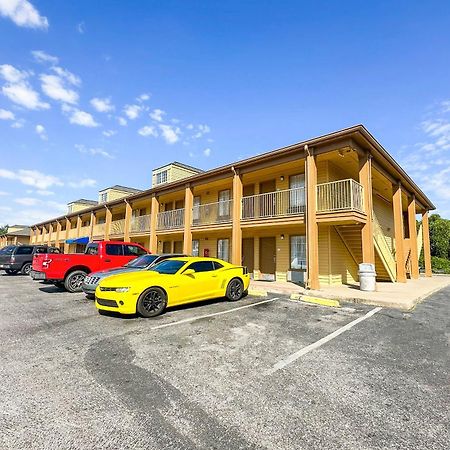 Bonita Lakes Inn By Oyo Μερίντιαν Εξωτερικό φωτογραφία